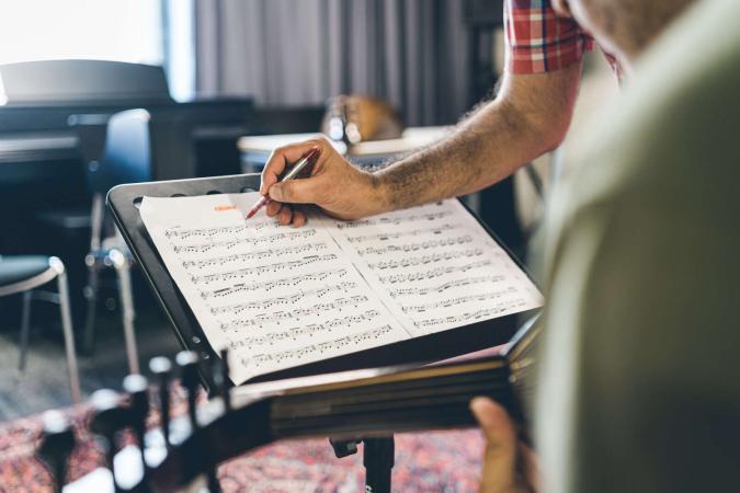 Unterricht an der Popakademie Baden-Württemberg: Anmerkungen auf Noten