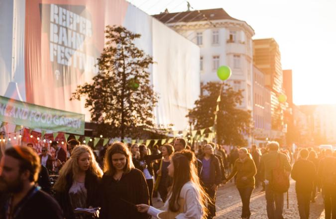 Straßenszene beim Reeperbahn Festival in Hamburg