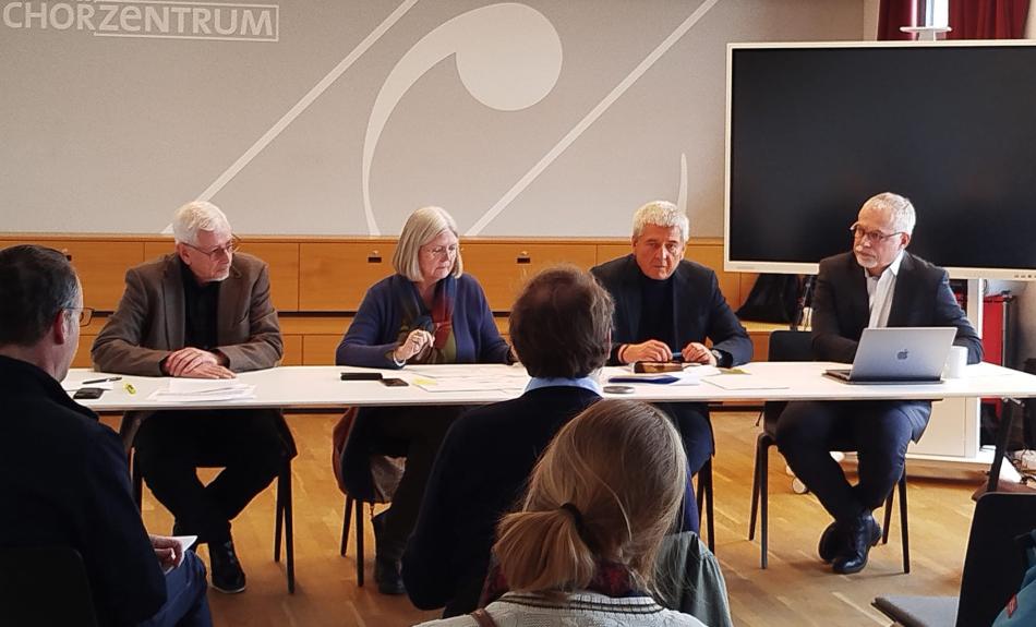 Abbildung: Diskussionsteilnehmer