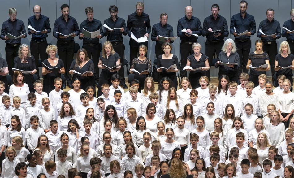 Gaechinger Cantorey und Kinderchor beim Projekt BachBewegt!Singen!