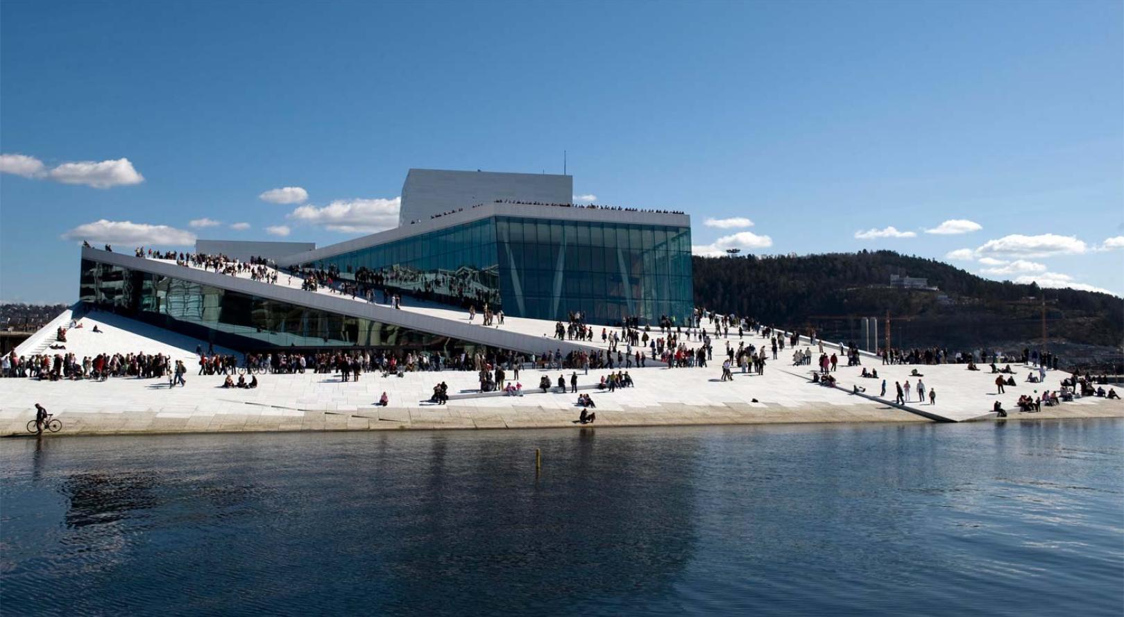 Außenansicht des Opernhauses in Oslo