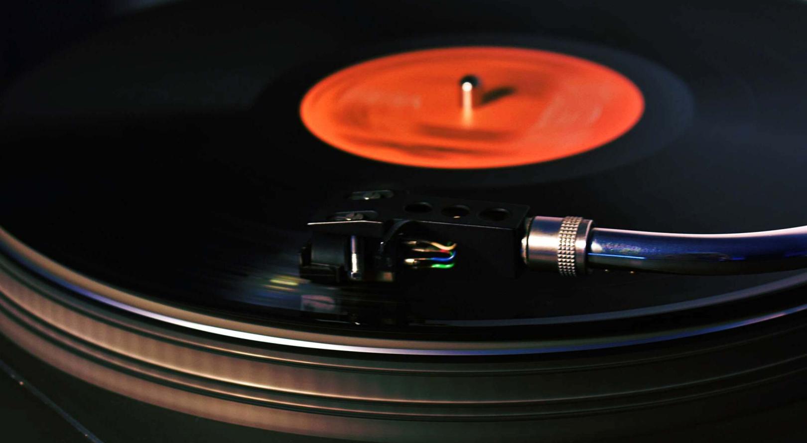 Schwarzer Plattenspieler