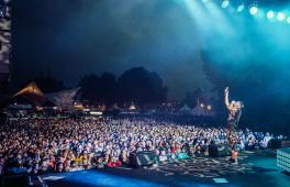 Hip-Hop-Gruppe Die Beginner auf der Bühne beim c/o pop Festival
