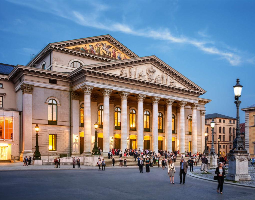 Bayerische Staatsoper Außenansicht