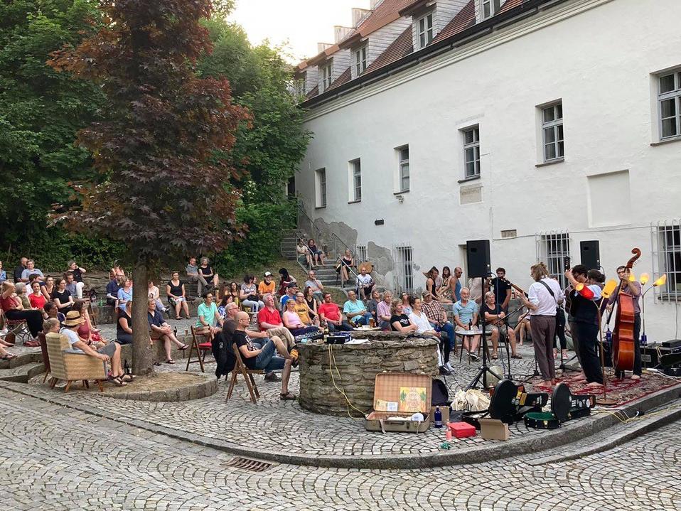 Konzert vor dem Alten Spital in Viechtach