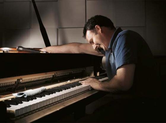 Abbildung: Klavierstimmer