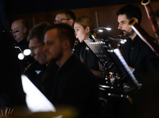 Abbildung: Musikerinnen und Musiker des Sinfonieorchesters Kiew