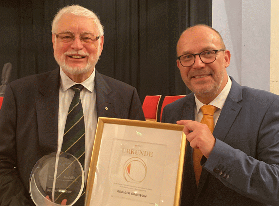 Preisträger Rüdiger Grambow und BMCO-Vizepräsident Heiko Schulze