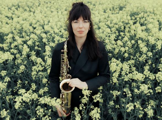 Die Saxophonistin und Komponistin Theresia Philipp