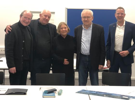 Das Kuratorium des VdM Hessen: (v.l.n.r) Dr. Hans-Joachim Rieß, Michael Eberhardt, Dr. Christiane Ehses, Prof. Dr. Joachim-Felix Leonhard, Staatssekretär Christoph Degen